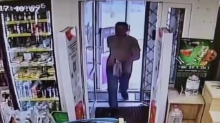 Полиция ищет подозреваемого в краже денег с карты
