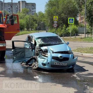 ДТП с Мусоровозом: Водитель Пострадал на Бульваре Юности